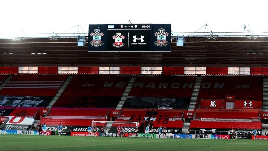 Southampton'ın İngiltere Championship play-off yarı finalindeki rakibi Middlesbrough'nun antrenmanını gizlice
