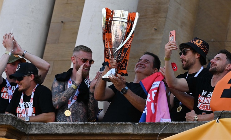 Championship play-off finalinde Middlesbrough’yu 1-0 mağlup ederek Premier Lig’e yükselen