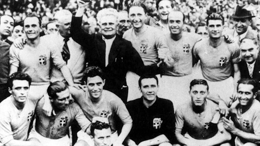 Uruguay’da düzenlenen ilk Dünya Kupası’nın ardından organizasyon 1934’te Avrupa’ya taşındı.