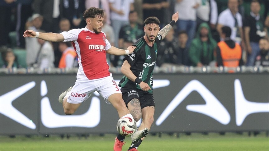 Trendyol Süper Lig’in 33. haftasında Mısırlı.com.tr Fatih Karagümrük, deplasmanda Kocaelispor’u