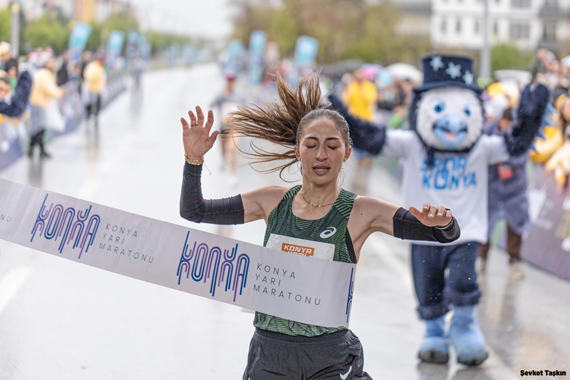 Konya Büyükşehir Belediyesi tarafından 5’incisi düzenlenen Uluslararası Konya Yarı Maratonu