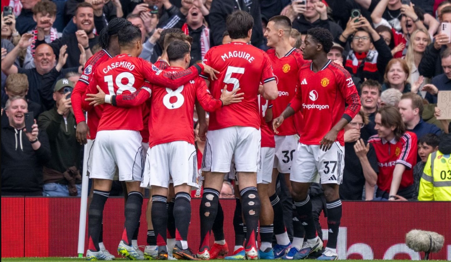Premier Lig'in 35. haftasında Liverpool'u 3-2 mağlup eden Manchester United,