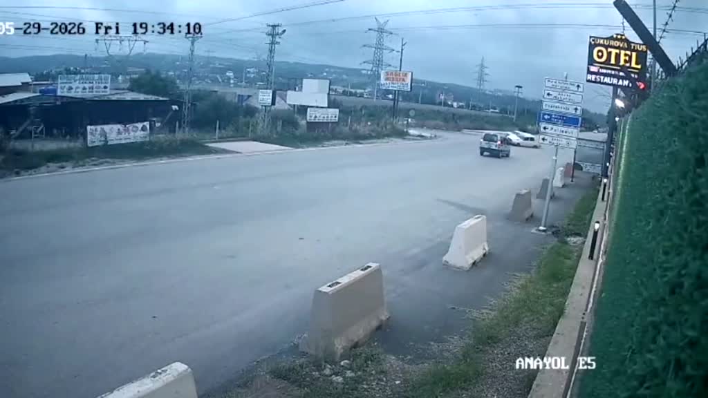 Osmaniye-Toprakkale kara yolunda 3 aracın karıştığı trafik kazasında 1 kişi