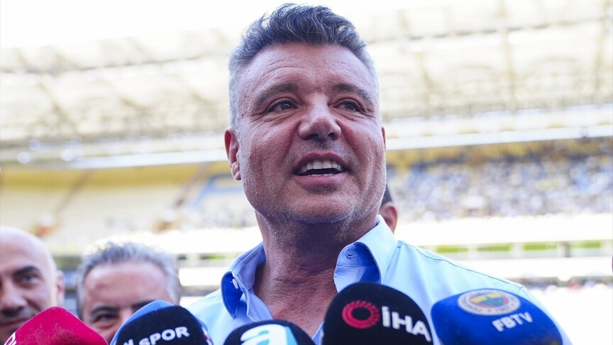 Fenerbahçe Başkanı Sadettin Saran, kadın futbol takımının şampiyonluk maçının ardından
