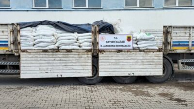 Kayseri'de jandarma ekiplerinin düzenlediği operasyonda 24 ton sahte gübre ele