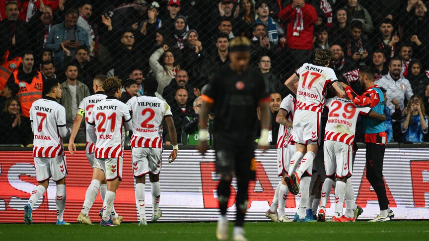 Trendyol Süper Lig’in 32. haftasında Galatasaray, deplasmanda Samsunspor’a 4-1 mağlup