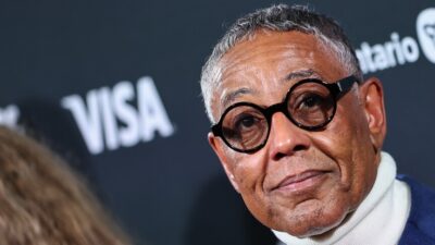 “Breaking Bad” dizisinde canlandırdığı Gustavo Fring karakteriyle dünya çapında tanınan