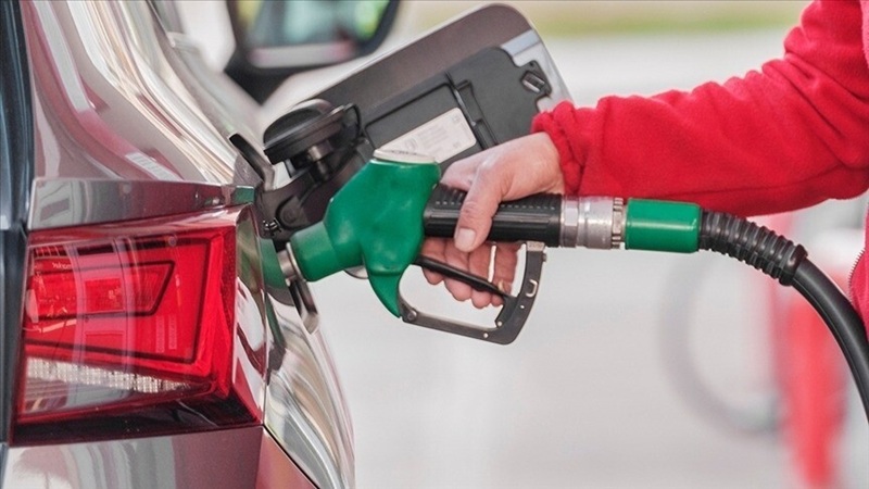 Petrol fiyatları ile döviz kurundaki yükselişin ardından benzin ve motorine