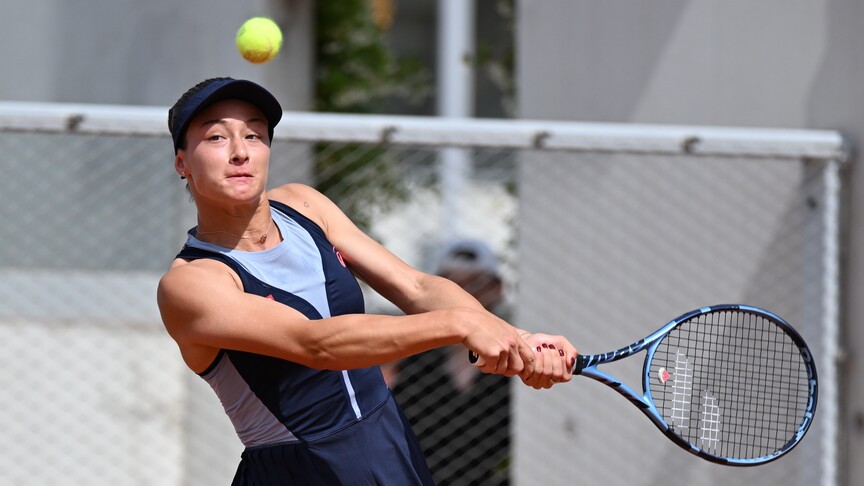 Milli tenisçi Zeynep Sönmez, Rosmalen Şampiyonası’nda Avusturyalı Anastasia Potapova’yı eleyerek