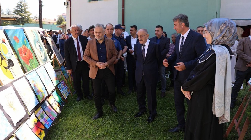 Konya’nın Beyşehir ilçesinde Halk Eğitim Merkezi kursiyerlerinin yıl boyunca hazırladığı