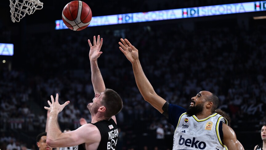 Türkiye Sigorta Basketbol Süper Ligi play-off final serisinin üçüncü maçında