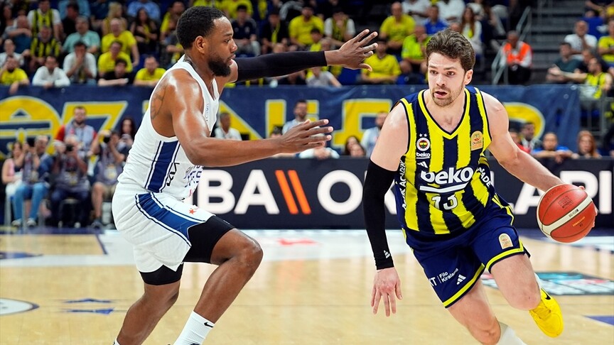 Türkiye Sigorta Basketbol Süper Ligi play-off yarı final serisinin ilk