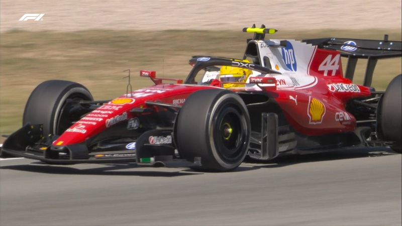 Lewis Hamilton, Barselona-Katalunya Grand Prix’sinde Ferrari adına ilk zaferini kazanırken,