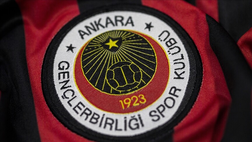 Trendyol Süper Lig ekiplerinden Gençlerbirliği, 27 yaşındaki sağ bek Fıratcan