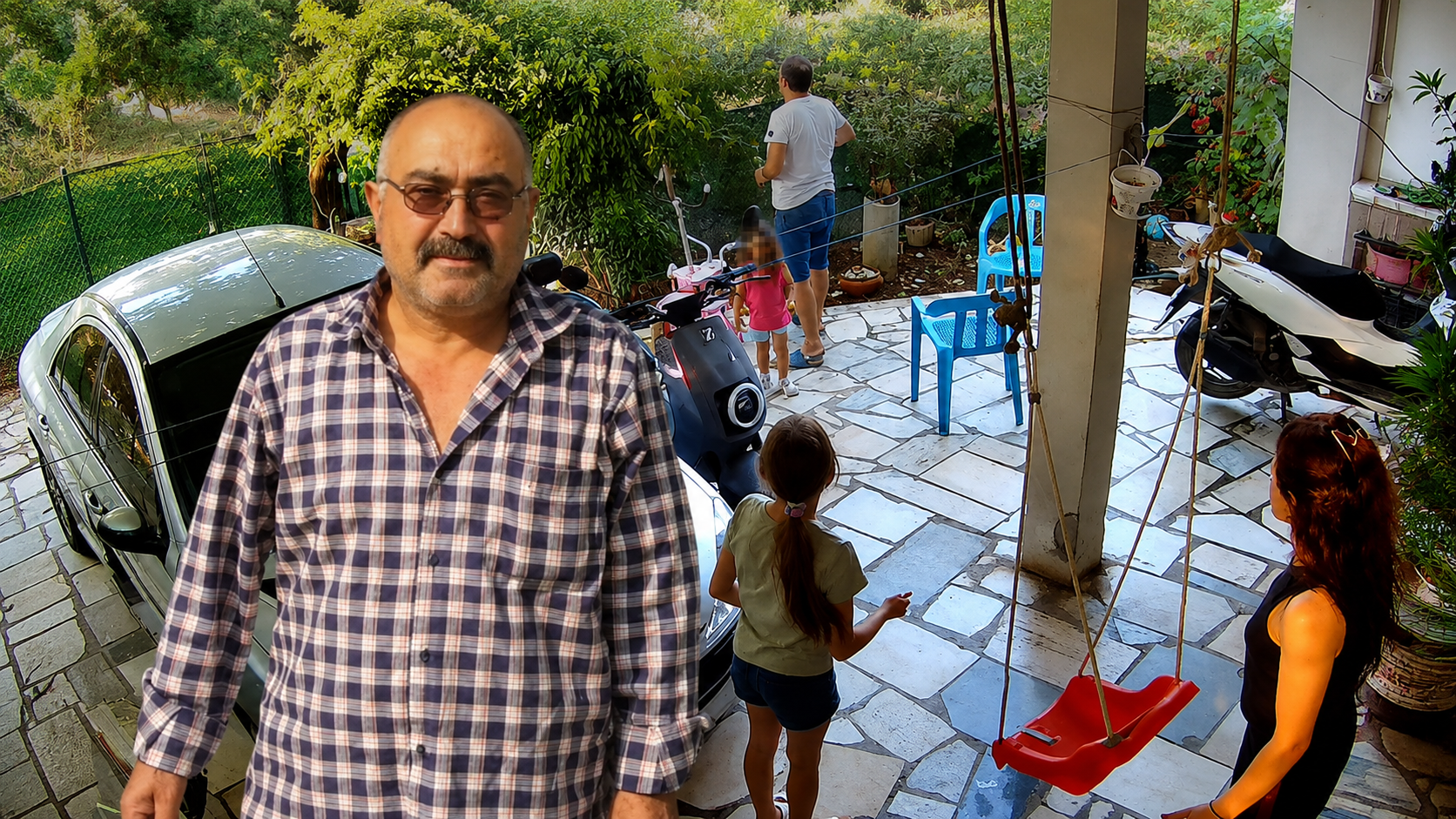 Muğla’nın Fethiye ilçesinde bahçe kapısının gıcırtısını bahane eden Osman Küçükgüzel,