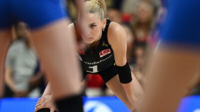 Türkiye voleybol liglerinde hafta sonu heyecanı başlıyor. SMS Grup Efeler