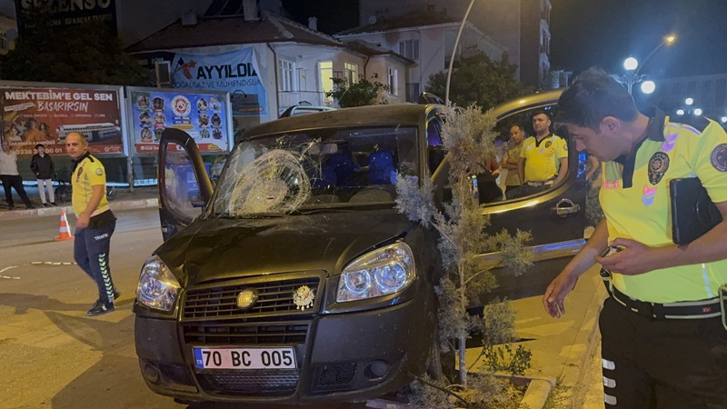 Karaman’da Yeşilada Mahallesi Zeytin Dalı Bulvarı’nda yolun karşısına geçmeye çalışan
