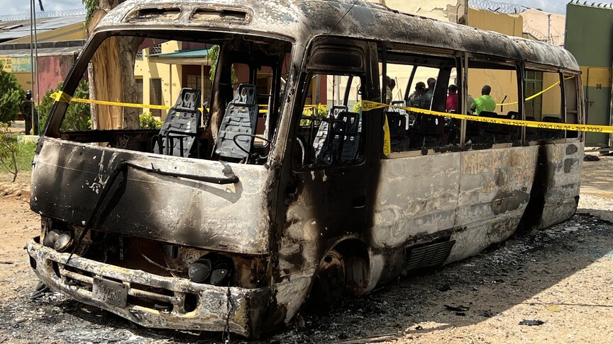 Nijer’in başkenti Niamey’deki Diori Hamani Uluslararası Havalimanı’na silahlı kişiler tarafından