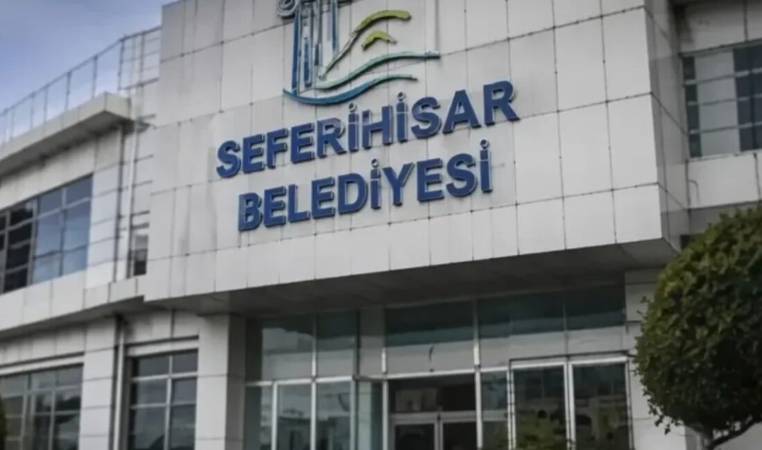 İzmir’in Seferihisar Belediyesi’ne yönelik yürütülen rüşvet soruşturmasında gözaltına alınan Balçova