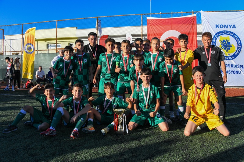 Konyaspor Akademi U11 takımı, U11 Yerel Ligi’nde namağlup ilerlediği grup