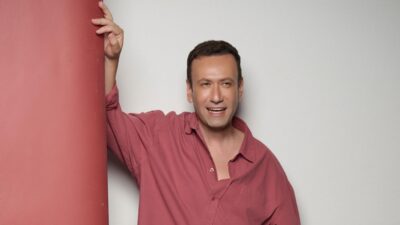 İletişim danışmanı ve yazar Özgür Aras, 14’üncü kitabı “Artık Üzülmeden