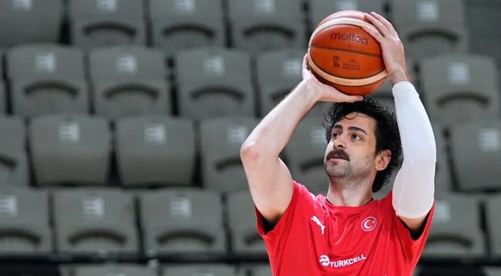 Beşiktaş Erkek Basketbol Takımı, yeni sezon kadro yapılanması kapsamında milli