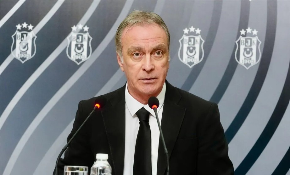 Beşiktaş Futbol Direktörü Önder Özen, Mısırlı yıldız Muhammed Salah ile
