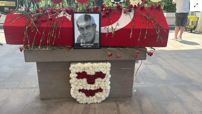 Türk tiyatrosunun unutulmaz isimlerinden Zihni Göktay, 80 yaşında hayatını kaybetti.
