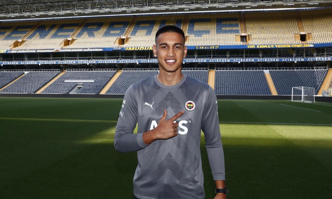 Fenerbahçe, geçtiğimiz sezon Samsunspor’a kiraladığı kaleci İrfan Can Eğribayat ile