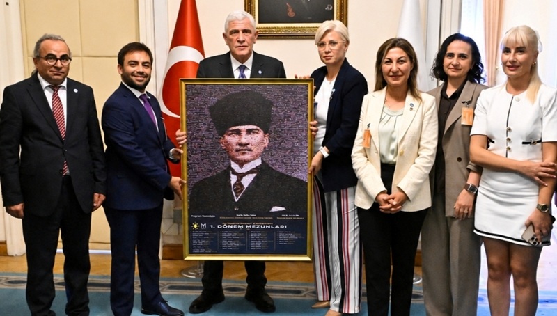 İYİ Parti Konya Siyaset Akademisi 1. Dönem mezunları ile İYİ