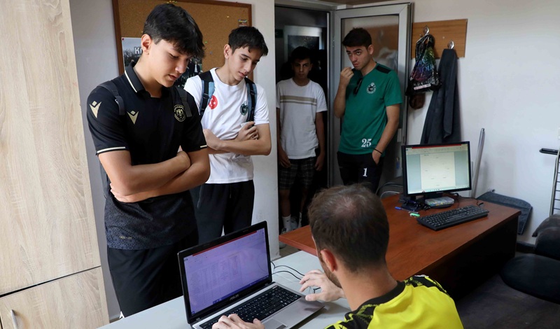 Konya’da genç futbolcular için önemli bir fırsat kapısı açılıyor. Belediyespor