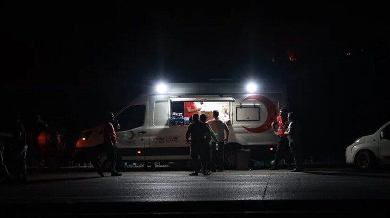 Türk Kızılay, orman yangınlarından etkilenen bölgelerde kumanya, sıcak yemek ve