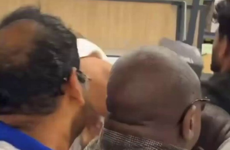 Soğutma cihazı almak isteyen müşteriler sabahın erken saatlerinden itibaren mağaza