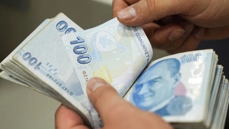 Bakan Göktaş, evlerinde bakılan tam bağımlı vatandaşlara ve ailelerine ekonomik