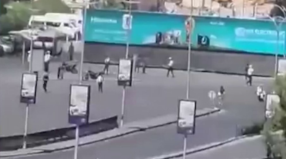 Fransa Cumhurbaşkanı Emmanuel Macron’un Suriye ziyareti sırasında başkent Şam’da dikkat