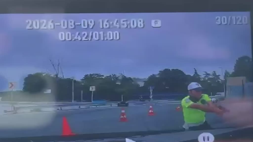 İstanbul Fatih’te trafik polisine bıçakla saldırmaya çalıştıktan sonra kaçan 29
