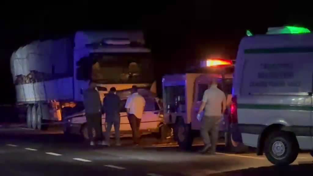 Kastamonu’nun Korpana köyü mevkisinde tır ile otomobilin çarpışması sonucu meydana