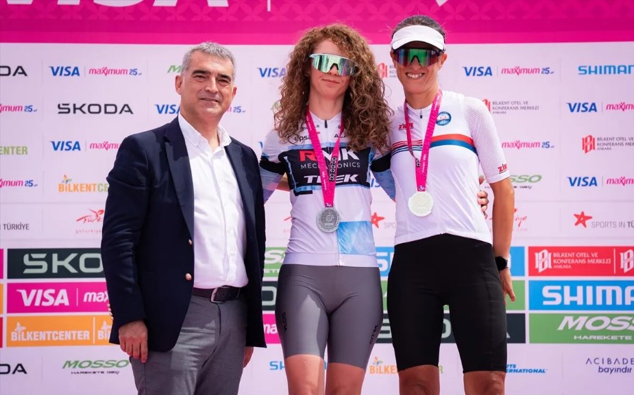 Ankara’da düzenlenen 5. Uluslararası Visa/Maximum Gran Fondo Başkent Bisiklet Yarışı,