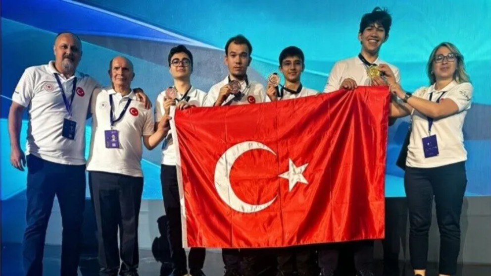 Türkiye, ilk kez katıldığı Uluslararası Nükleer Bilim Olimpiyatı’nda tüm öğrencileriyle