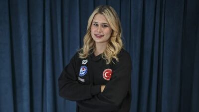 Milli para yüzücü Defne Kurt, Fransa'nın başkenti Paris'te düzenlenen Avrupa