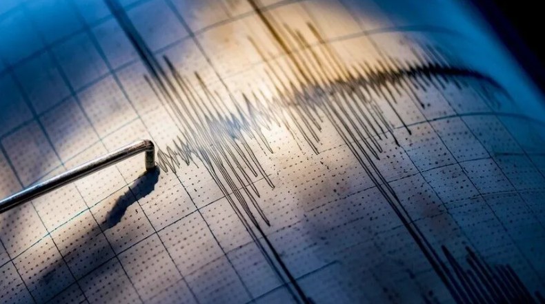Endonezya'da 5,7 büyüklüğünde deprem meydana geldi.