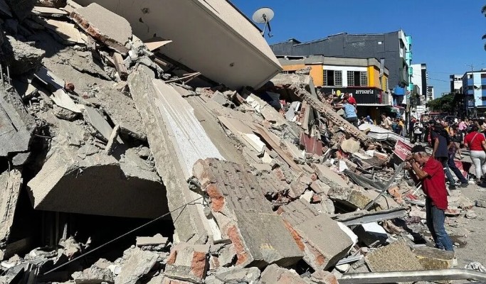 Kolombiya’nın batısında meydana gelen 7,4 büyüklüğündeki depremde hayatını kaybedenlerin sayısı