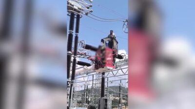 Kahramanmaraş'ın Andırın ilçesinde bulunan Transformatör Merkezi'nde bakım ve onarım çalışması