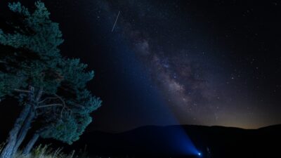 Nevşehir Kalesi'nde düzenlenen Perseid meteor yağmuru gözlem etkinliği, çok sayıda