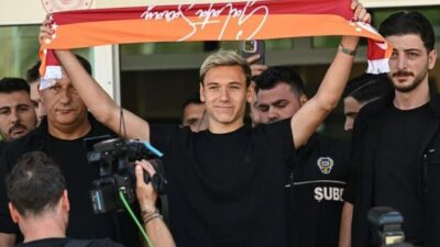 Galatasaray’ın transfer görüşmelerine başladığı 21 yaşındaki Rus futbolcu Aleksey Batrakov,