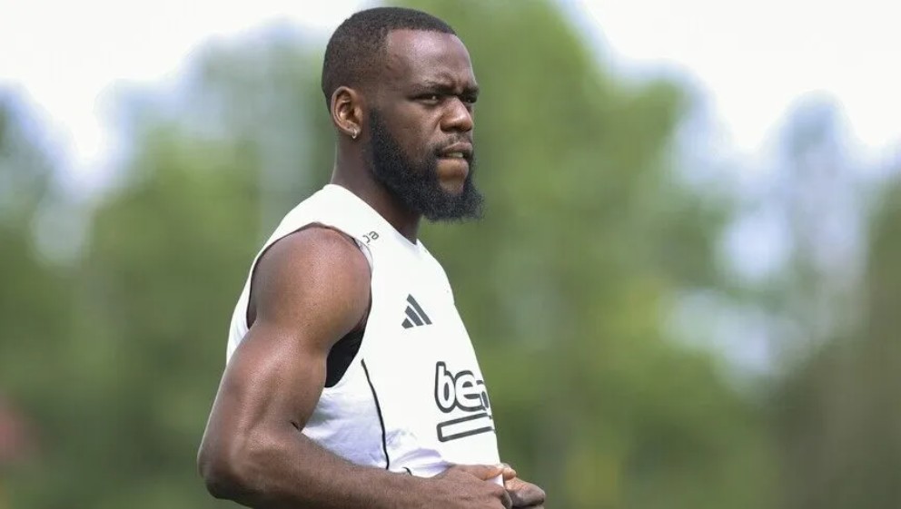 Beşiktaş, Kamerunlu orta saha oyuncusu Jean Onana ile yollarını ayırdı.