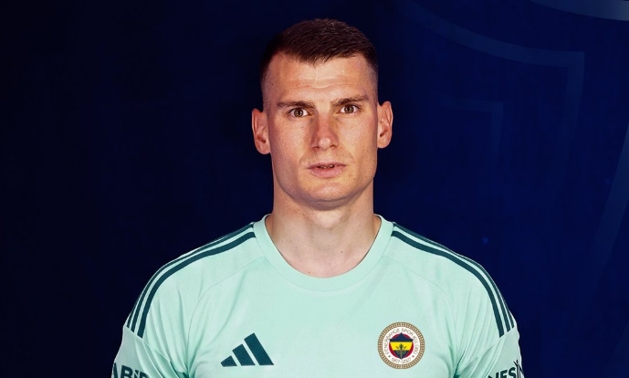 Fenerbahçe, Hırvat kaleci Dominik Livakovic’in kalıcı transferi konusunda Barcelona ile