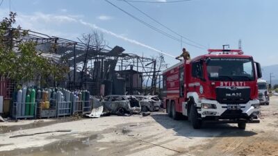 Manisa’nın Salihli ilçesindeki oksijen dolum tesisinde çıkan yangın faciaya dönüştü.