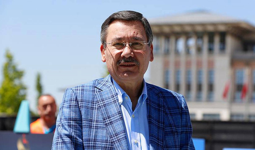 Eski Ankara Büyükşehir Belediye Başkanı İbrahim Melih Gökçek, gazeteci Murat