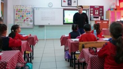Milli Eğitim Bakanlığı, farklı illerde görev yapan sözleşmeli öğretmen eşlerin
